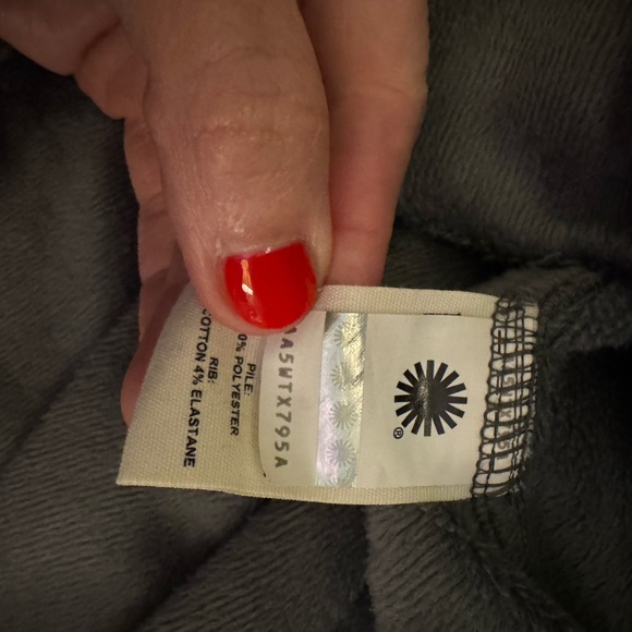 UGG Charcoal Gray Poncho - Picture 8 of 11